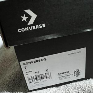 Converse chunks Taylors size 7